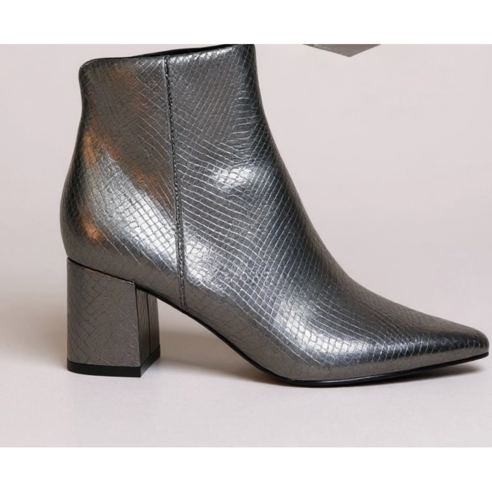 New Marc Fisher Women’s Metallic Silver Retire Ankle Booties Snakeskin Embossed